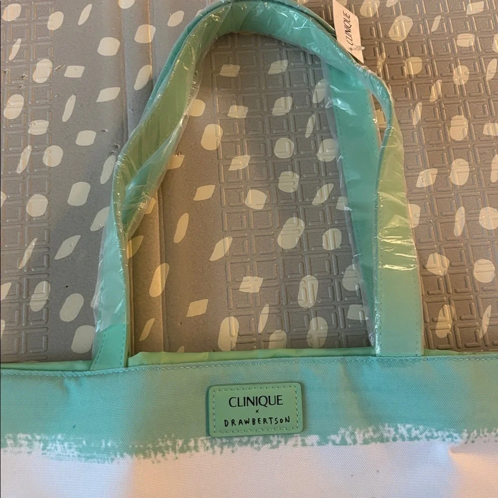 NWT TOTE BAG